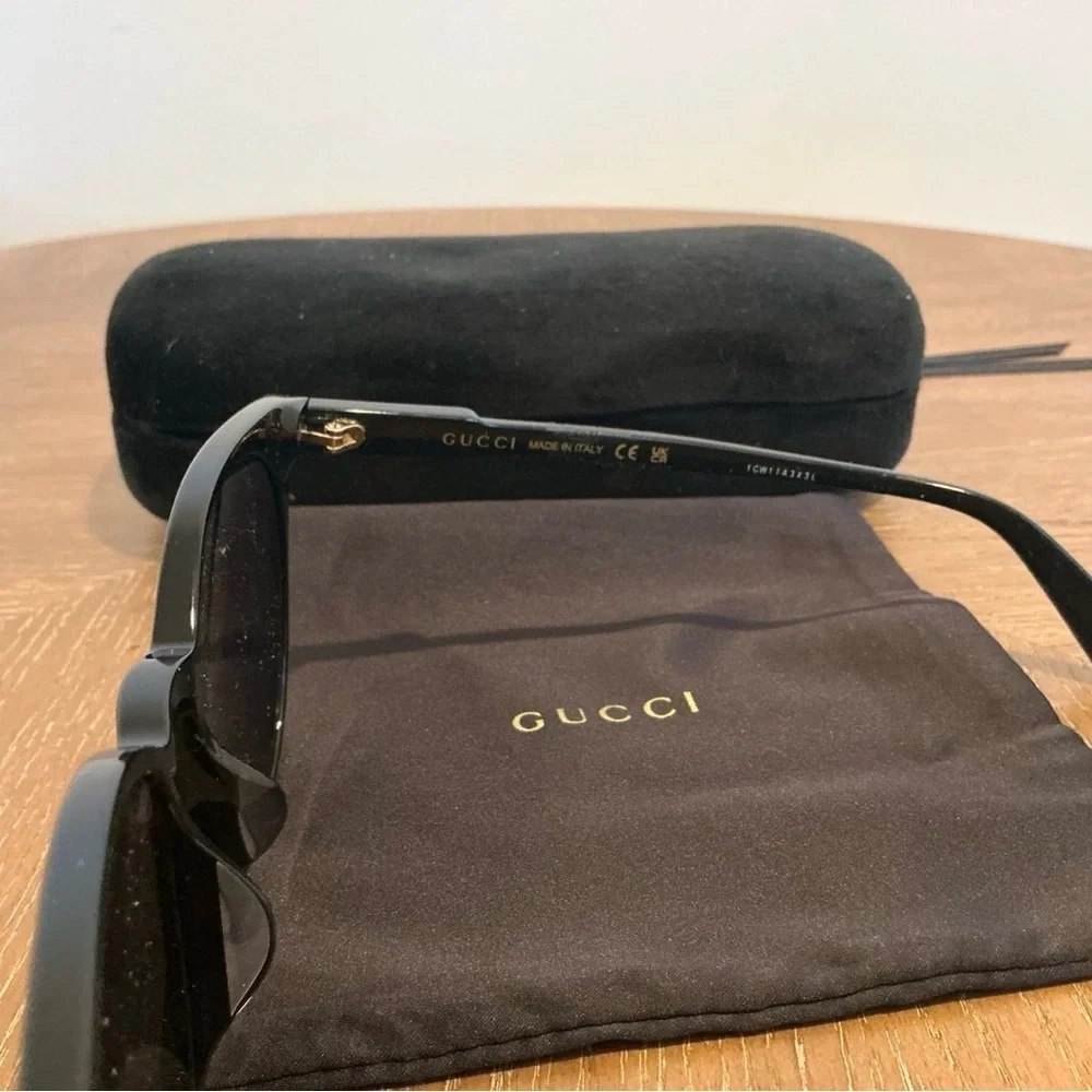 Gucci Black Round Sunglasses